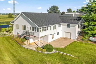 11056 Center Rd, Durand, IL 61024 - Photo 5