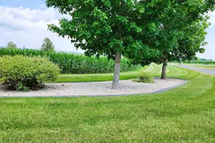 11056 Center Rd, Durand, IL 61024 - Photo 13