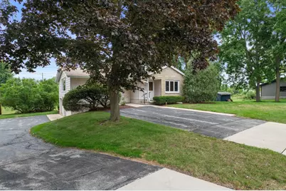 2305 Patricia Lane, Waukesha, WI 53188 - Photo 41