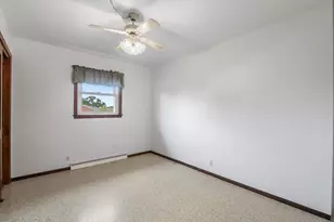 2305 Patricia Ln, Waukesha, WI 53188 - Photo 27