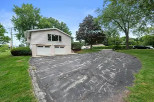 2305 Patricia Ln, Waukesha, WI 53188 - Photo 39