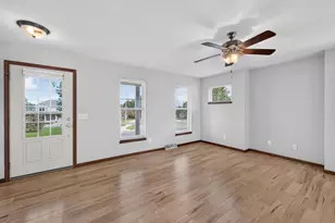 714 Color Peak Rd, Madison, WI 53593 - Photo 3