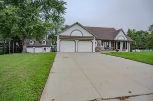 E6786 Fawn Valley Dr, Reedsburg, WI 53959 - Photo 3