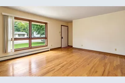 1726 Avon Court, Beloit, WI 53511 - Photo 3