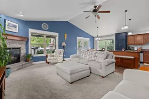 266 E Front St, Marquette, WI 53947 - Photo 9