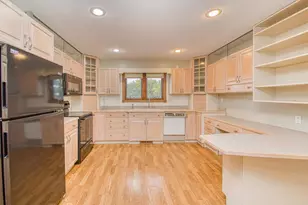 913 Arrowhead Dr, East Dubuque, IL 61025 - Photo 7