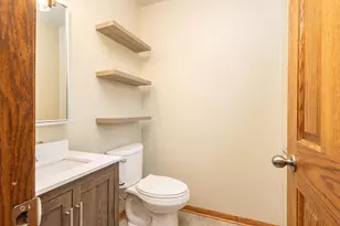 913 Arrowhead Dr, East Dubuque, IL 61025 - Photo 15