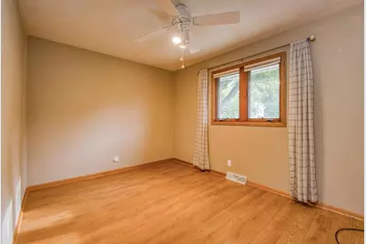 913 Arrowhead Drive, East Dubuque, IL 61025 - Photo 17