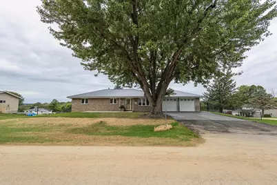 913 Arrowhead Drive, East Dubuque, IL 61025 - Photo 1