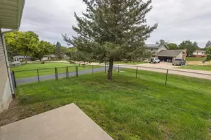 913 Arrowhead Dr, East Dubuque, IL 61025 - Photo 37