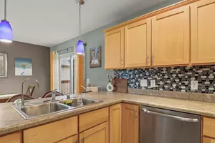 7015 Reston Heights Dr, Madison, WI 53718 - Photo 9