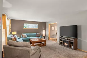 7015 Reston Heights Dr, Madison, WI 53718 - Photo 5