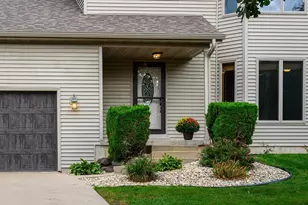 213 Yarrow Hill Dr, Cottage Grove, WI 53527 - Photo 3