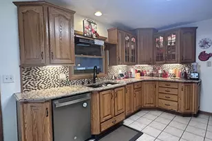 22 N Pine St, Janesville, WI 53548 - Photo 11