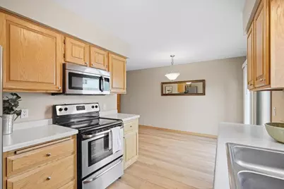 3222 Dorchester Way, Madison, WI 53719 - Photo 9