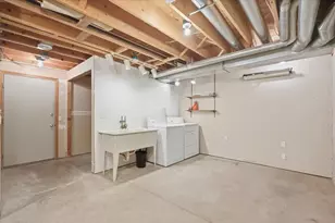 3222 Dorchester Way, Madison, WI 53719 - Photo 23