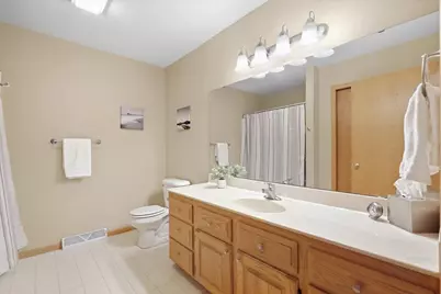 3222 Dorchester Way, Madison, WI 53719 - Photo 21