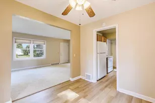 2537 Hoard St, Madison, WI 53704 - Photo 7