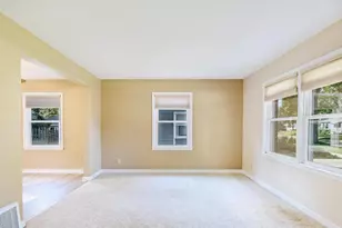 2537 Hoard St, Madison, WI 53704 - Photo 5