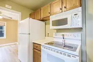 2537 Hoard St, Madison, WI 53704 - Photo 11