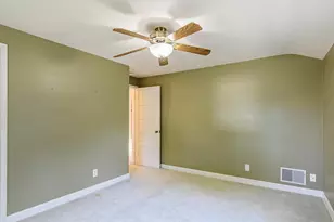 2537 Hoard St, Madison, WI 53704 - Photo 15