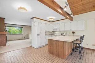 2621 Mission Cir, Madison, WI 53713 - Photo 7