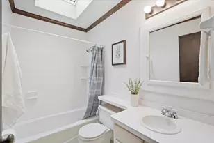 2621 Mission Cir, Madison, WI 53713 - Photo 19