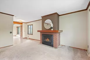 2621 Mission Cir, Madison, WI 53713 - Photo 11