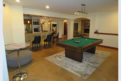 9090 N Range Line Road, River Hills, WI 53217 - Photo 9