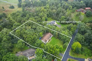 S3714 S Bent Tree Dr, Baraboo, WI 53913 - Photo 3