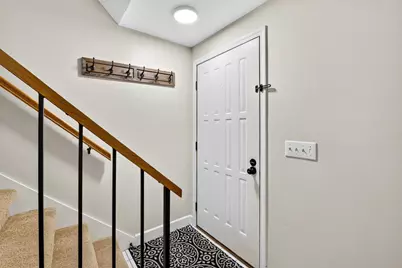 6005 Williamsburg Way, Madison, WI 53719 - Photo 9