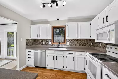 6005 Williamsburg Way, Madison, WI 53719 - Photo 17