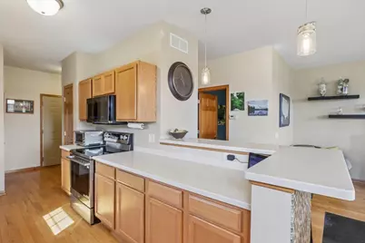 1026 20th Street #4, Prairie Du Sac, WI 53578 - Photo 3