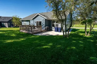 636 Greenway Point Drive, Janesville, WI 53548 - Photo 3