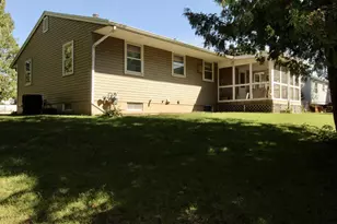 2288 Staborn Dr, Beloit, WI 53511 - Photo 3
