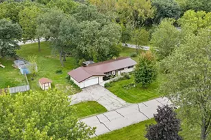 10168 N Amber Trail, Edgerton, WI 53534 - Photo 1