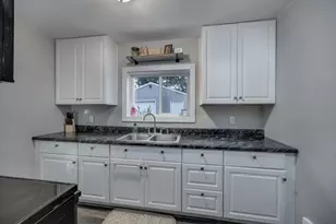 116 N Pine St, Janesville, WI 53548 - Photo 11