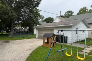 214 S Whiton St, Whitewater, WI 53190 - Photo 3