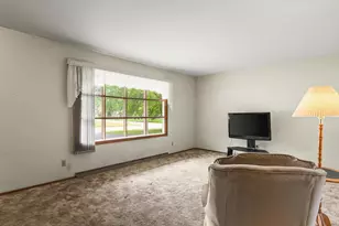 2406 Skyline Dr, Beloit, WI 53511 - Photo 9
