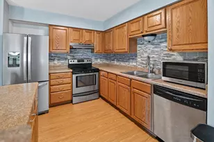 952 Rockefeller Ln, Madison, WI 53704 - Photo 11