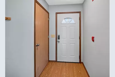 952 Rockefeller Lane, Madison, WI 53704 - Photo 3