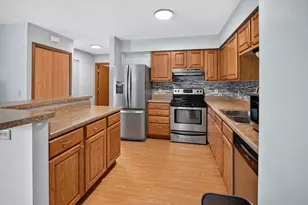 952 Rockefeller Ln, Madison, WI 53704 - Photo 13