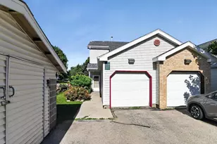 952 Rockefeller Ln, Madison, WI 53704 - Photo 1
