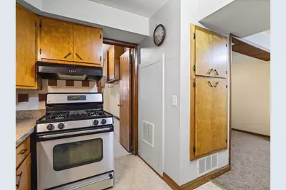 2086 E Gorton Street, Beloit, WI 53511 - Photo 17