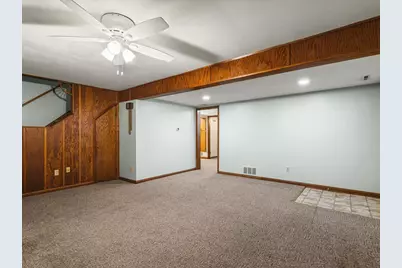 2086 E Gorton Street, Beloit, WI 53511 - Photo 9