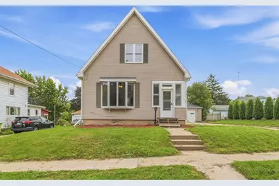218 N Henninger Street, Mayville, WI 53050 - Photo 1