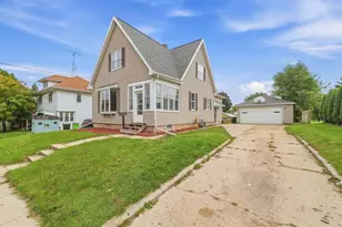 218 N Henninger St, Mayville, WI 53050 - Photo 3