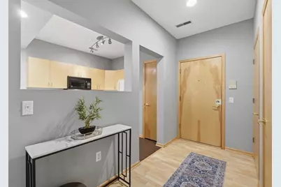1140 E Dayton Street #203, Madison, WI 53703 - Photo 5