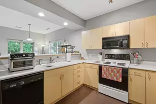 1140 E Dayton St, Madison, WI 53703 - Photo 7