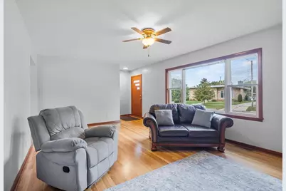 422 E Howard Street, Portage, WI 53901 - Photo 3